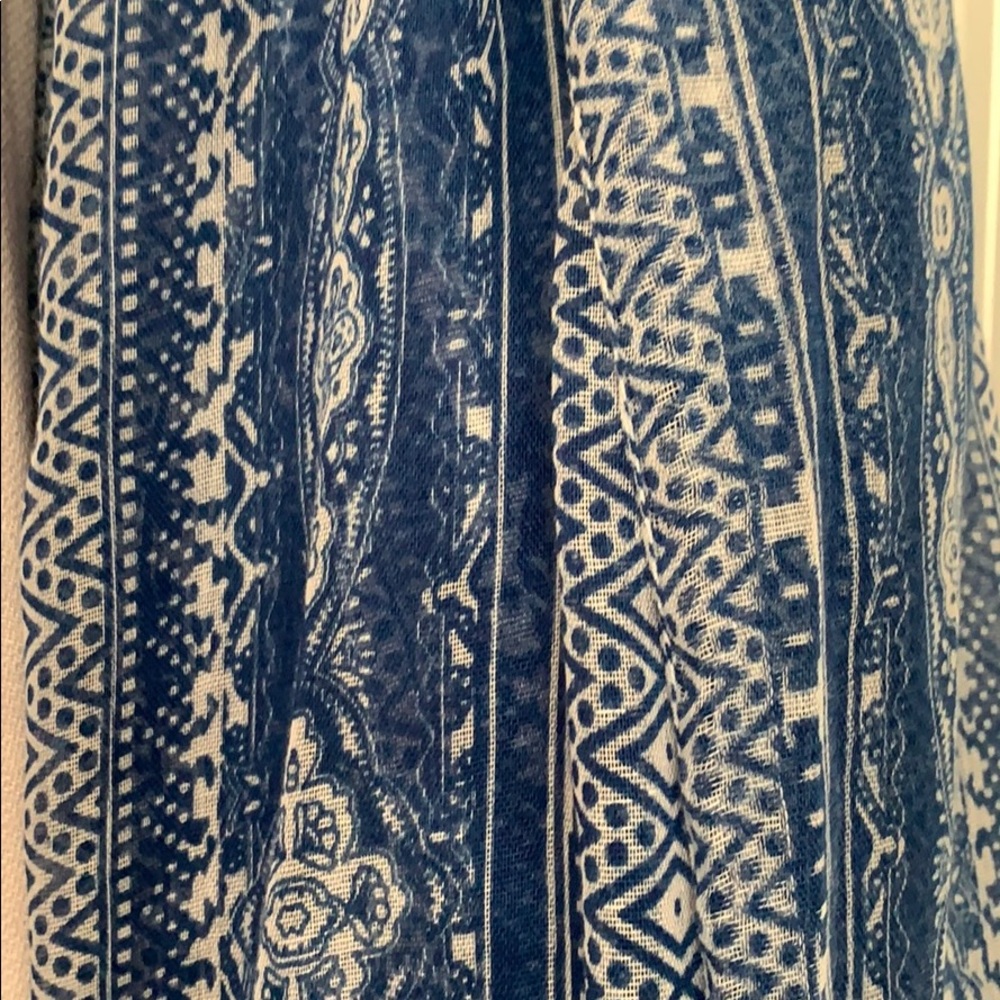 Scarves - Picture 4 of 4